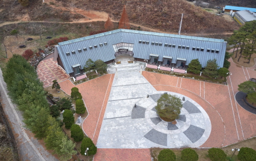 하동 출신의 작가, '지리산'을 쓴 이병주
