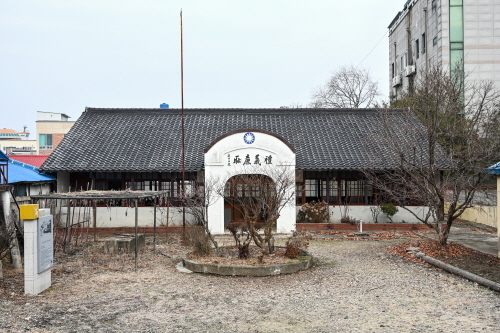 한국 화교의 슬픈 역사 - 강경화교학교 교사와 사택