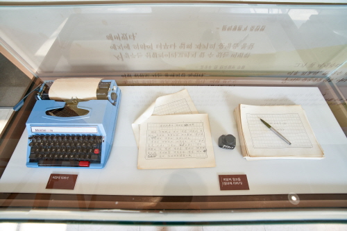 부안을 배경으로 한 '질마재 신화'의 시인 서정주