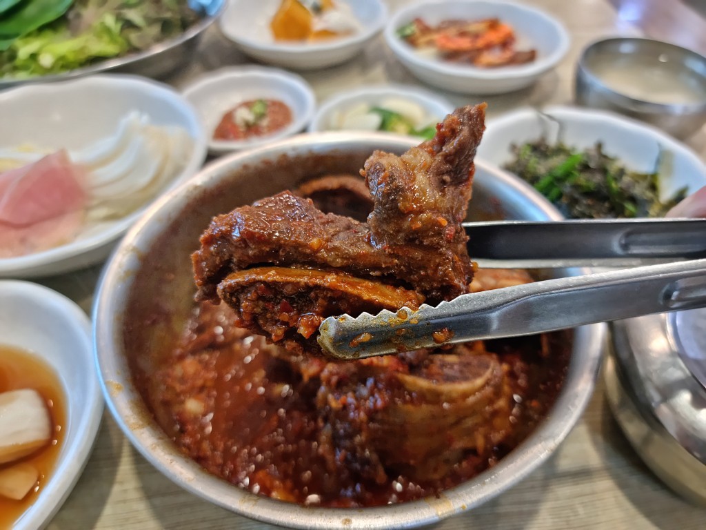 매콤달달한 동인동 찜갈비의 맛, 대구 벙글벙글찜갈비<세월에 담긴 신뢰, 지역의 오래된 가게<지역N문화 테마 매콤달달한 동인동 찜갈비의 맛... 