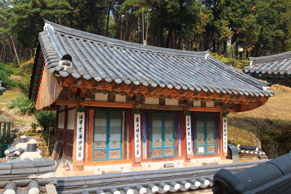 공주 동학사 삼성각 