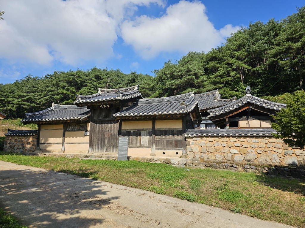 김한경을 기리기 위해 18세기 설립한 청송 추원당<선비 문화의 산실 ...