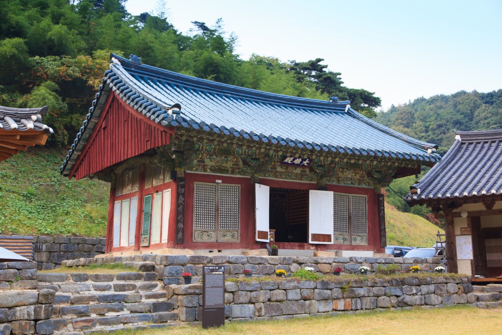 아산 봉곡사 대웅전 