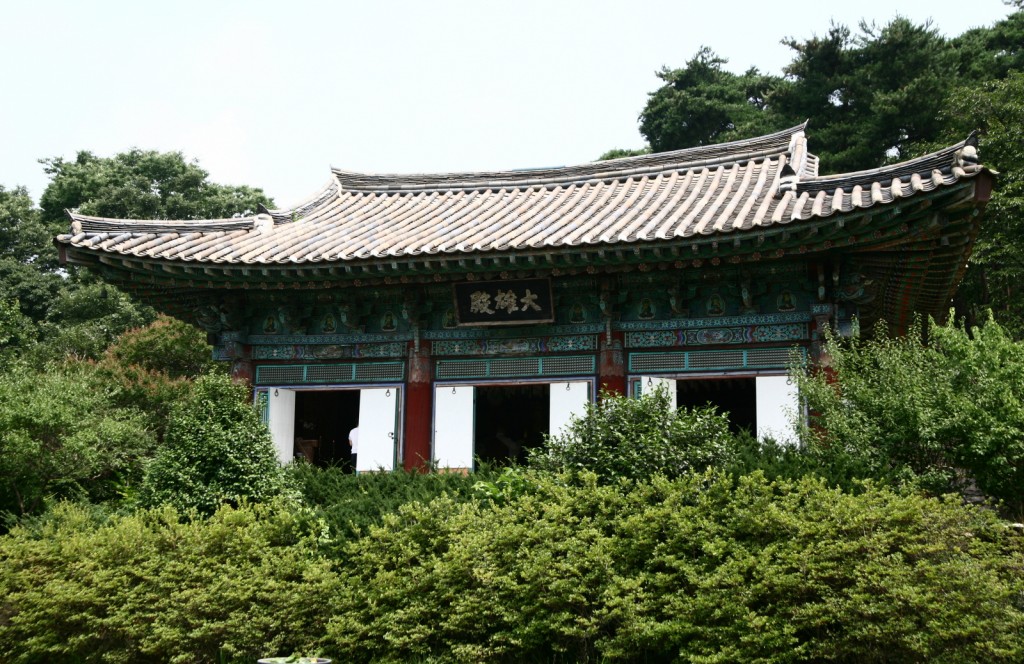 공주 신원사 대웅전
