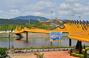 황룡이 지킨 강, 황룡강의 세 가지 전설