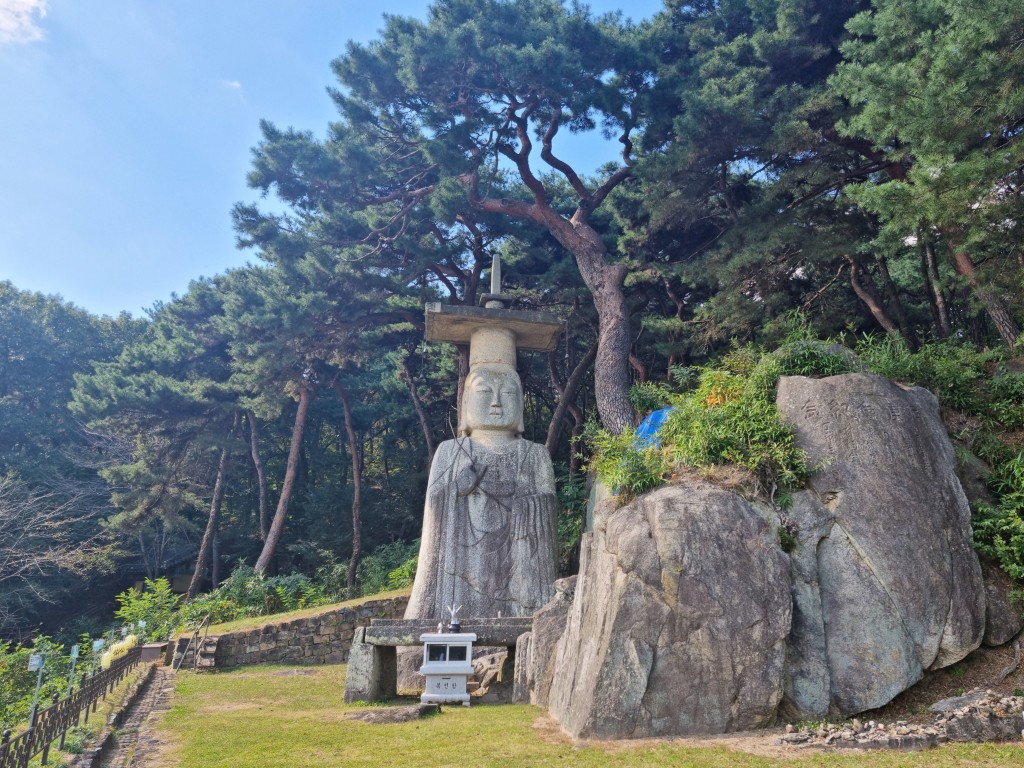 부여 대조사 석조 미륵보살 입상 