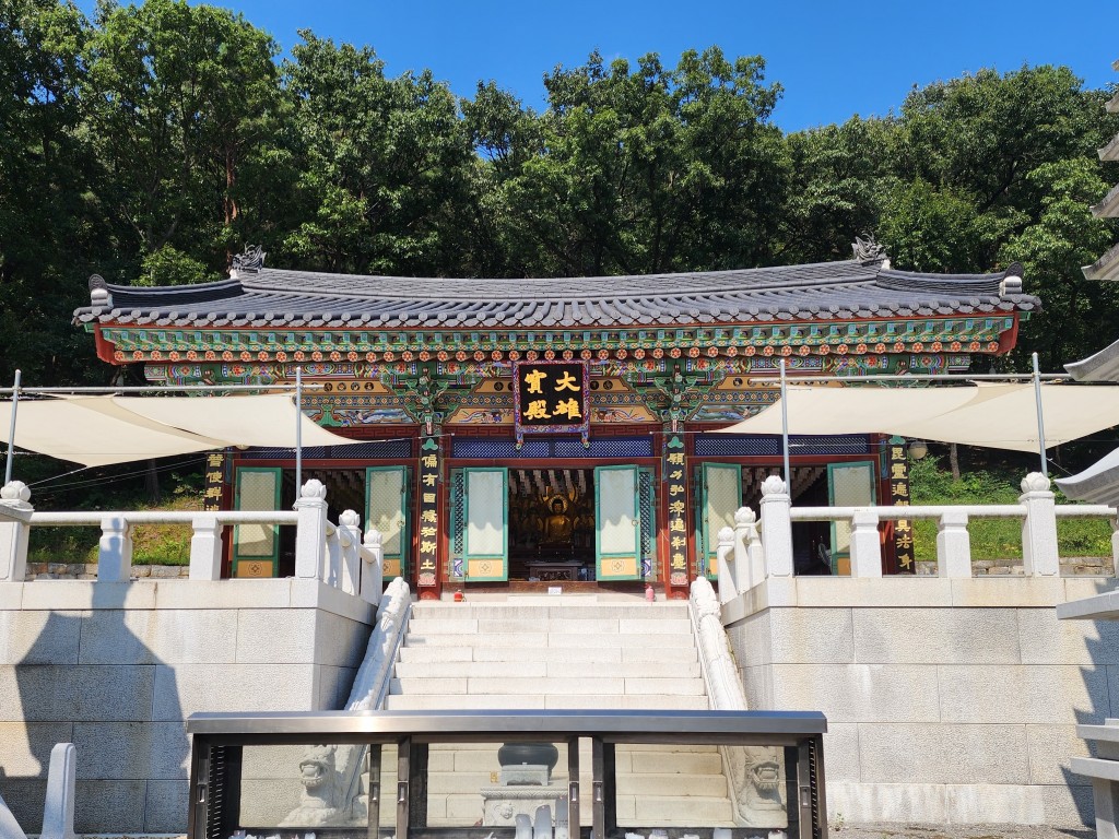 파주 용암사 대웅보전 