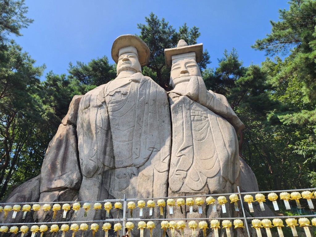 파주 용암사 마애이불입상 
