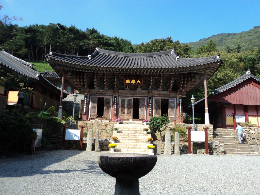 용연(龍淵) 위에 터를 잡은 남해 용문사<오랜 역사와 문화를 품은 ...