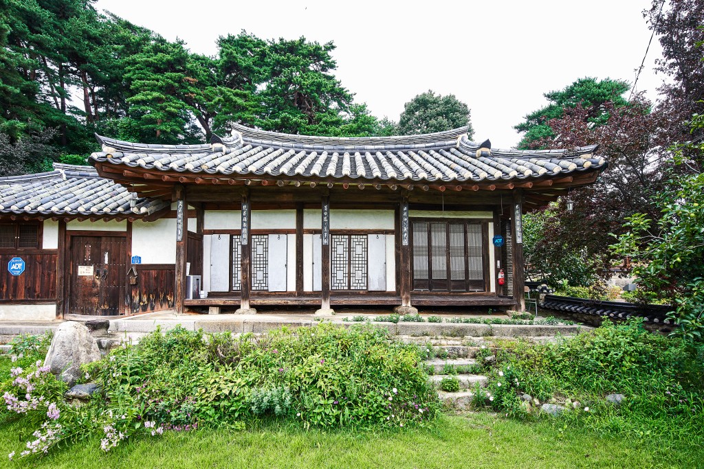 조선시대 후기 ‘ㅁ’자 배치 형태의 강릉 수리골 고택<삶과 지혜가 녹아 있는, 한국의 가옥<지역N문화 테마 조선시대 후기 ‘ㅁ’자 배치 형태의... 