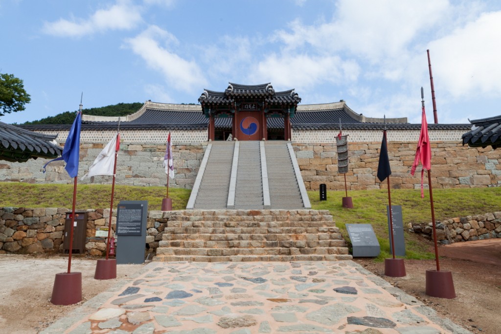 조선 최고의 진영, 통영 삼도수군통제영<외침에 대비한 군사시설, 한국 관방문화<지역N문화 테마 조선 최고의 진영, 통영 삼도수군통제영