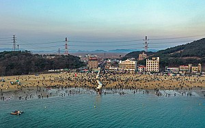 서해바다에서 해돋이를 보다, 왜목마을