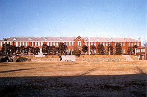 인천공립보통학교 학생으로 동맹휴교와 만세운동에 앞장선 김명진