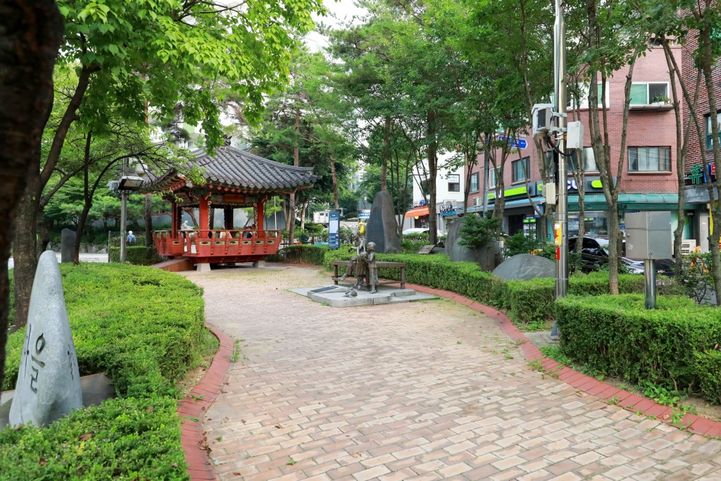 천상병 시인상 원경 