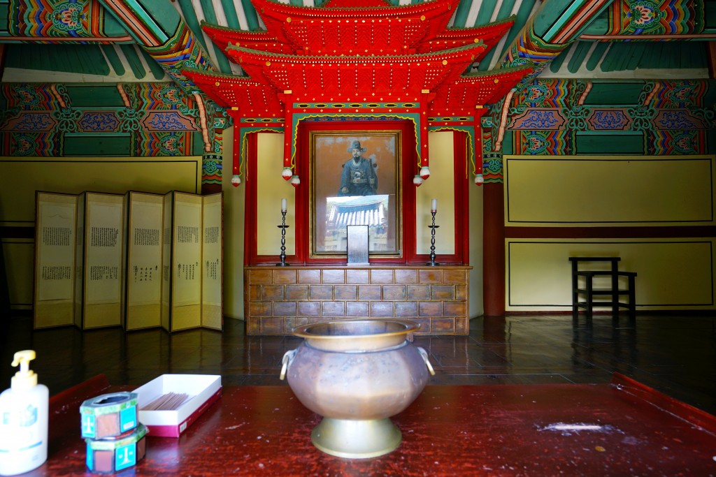 충장사 내부