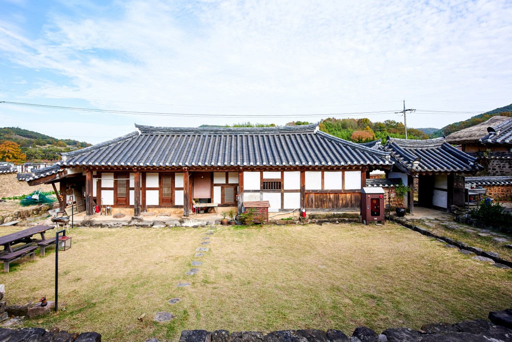 곳간이 많은 부유한 살림집, 화순 양참사댁<삶과 지혜가 녹아 있는, 한국의 가옥<지역N문화 테마 곳간이 많은 부유한 살림집, 화순 양참사댁