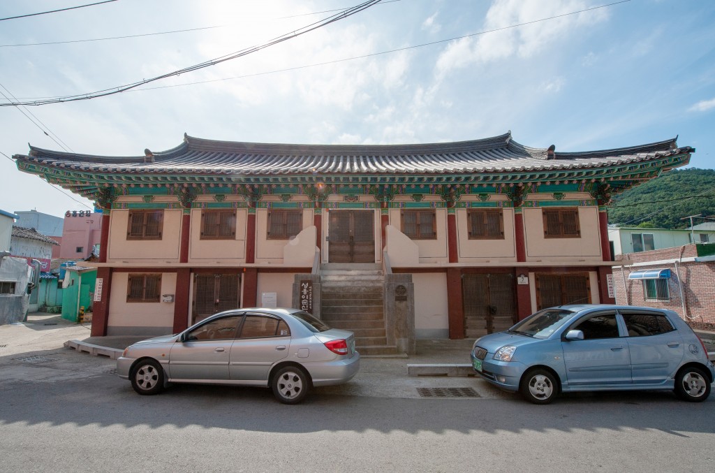 마음 맞잡은 청년들, 여수 구 청년회관<세월의 흔적, 근대문화 역사유산<지역N문화 테마 마음 맞잡은 청년들, 여수 구 청년회관