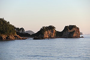 붉은 낙조와 별자리를 관찰할 수 있는 ‘운여해변’