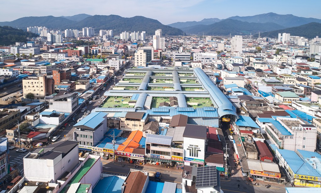 상주 대호상회, 며느리가 가업을 지키고 있는 무쇠솥 전문점<세월에 담긴 신뢰, 지역의 오래된 가게<지역N문화 테마 상주 대호상회, 며느리가... 