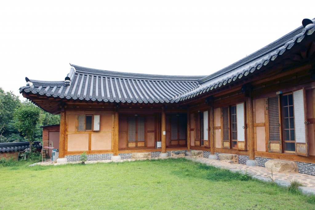 정약용이 마시던 차맛의 몸체, 다산초당 약수<생명이 솟아나는, 한국의 산과 샘<지역N문화 테마 정약용이 마시던 차맛의 몸체, 다산초당 약수