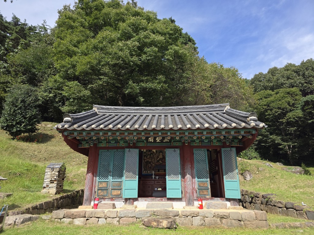 산청 율곡사 삼성각