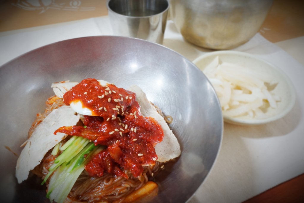 비빔냉면 이미지