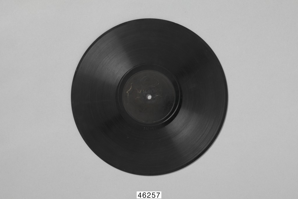 우리의 소리를 기록한 음반, 빅타 레코드 금속 원반<쇠처럼 단단한 유산... 문화<지역N문화 테마 우리의 소리를 기록한 음반, 빅타 레코드 금속 원반