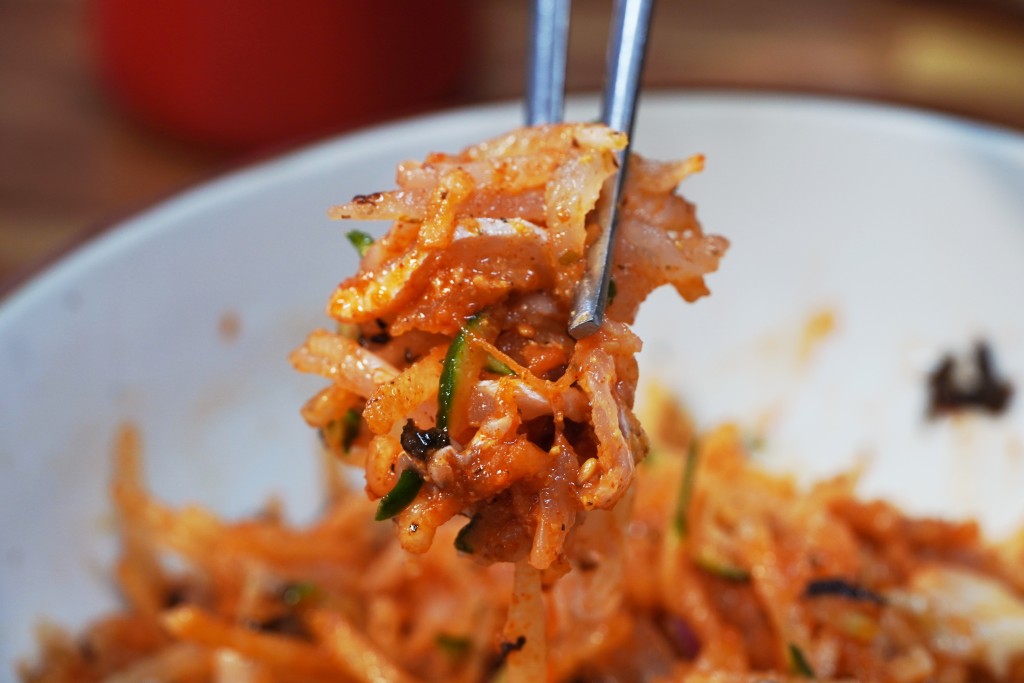 보릿고개 시절 어부들의 허기를 채워준 포항 물회<우리집의 맛과 향, 향토음식<지역N문화 테마 보릿고개 시절 어부들의 허기를 채워준 포항 물회