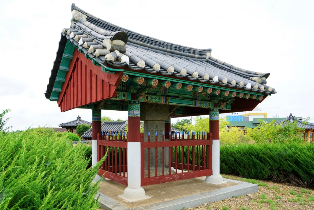 영암 덕진교비각 정측면 