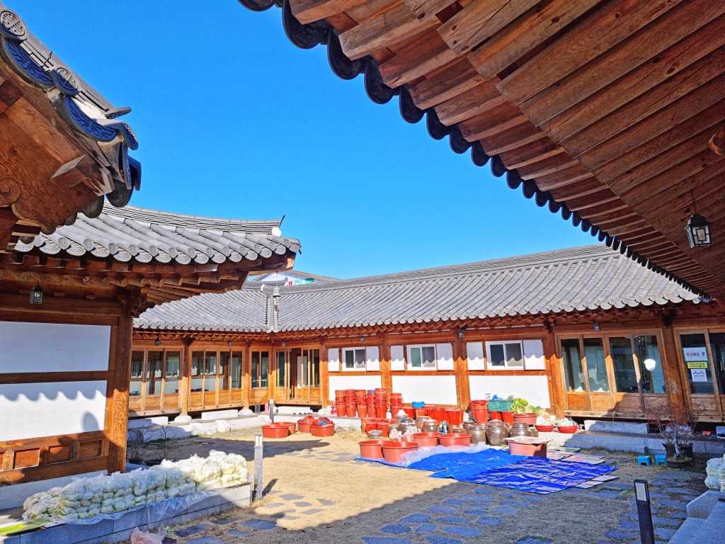모계 4대가 이어온 90년 전통의 남도한정식, 강진 예향<세월에 담긴... 가게<지역N문화 테마 모계 4대가 이어온 90년 전통의 남도한정식, 강진 예향