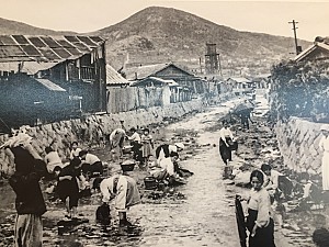 “해피 뉴욕! 유 바이 램프”