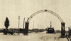 비행장 속 작은 도시, 군산 미공군기지의 생활풍경