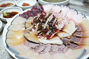 민중음식 고래고기