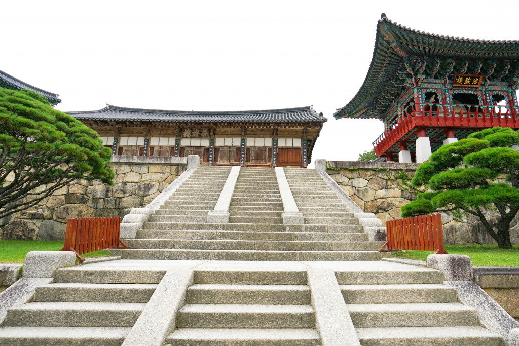 구례 화엄사 돌 두꺼비 화엄사 계단