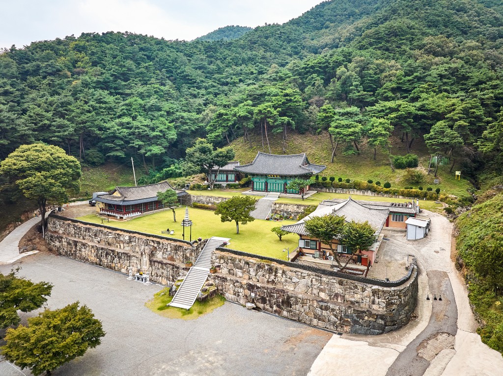 충주 창룡사 전경 