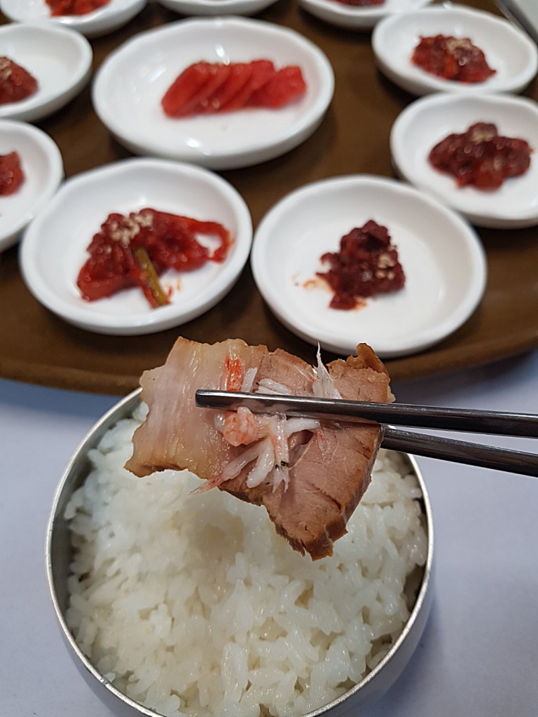 돼지수육에 새우젓