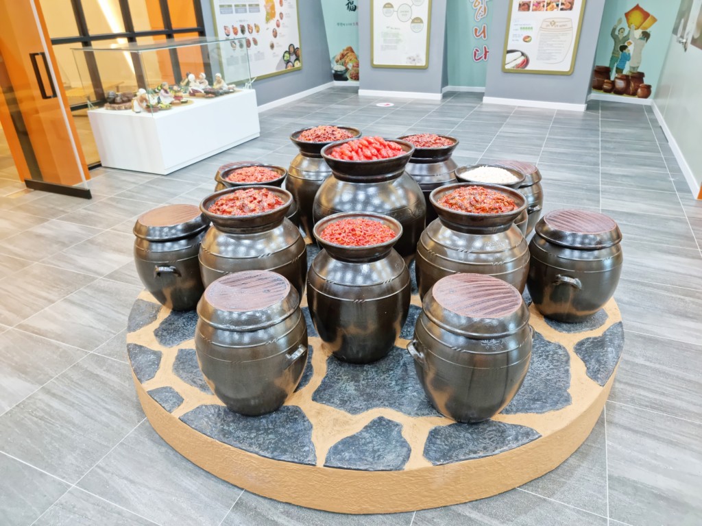 곰소젓갈식품센터 조형물