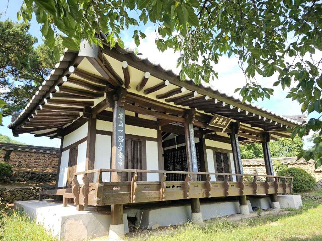 입향조와 전란의 전설이 서린 곳, 청송 영모정과 갈전당<선비 문화의 ...